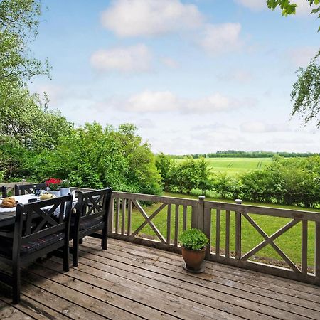 Stunning Home In Logstrup With Kitchen Eksteriør billede
